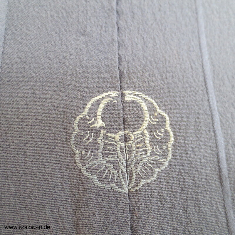 zarteste Gold und Silber Kugeln auf grau Sha Seiden Hitoe Kimono