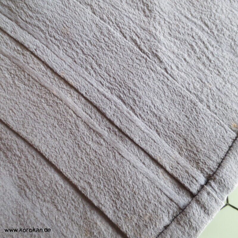 zarteste Gold und Silber Kugeln auf grau Sha Seiden Hitoe Kimono