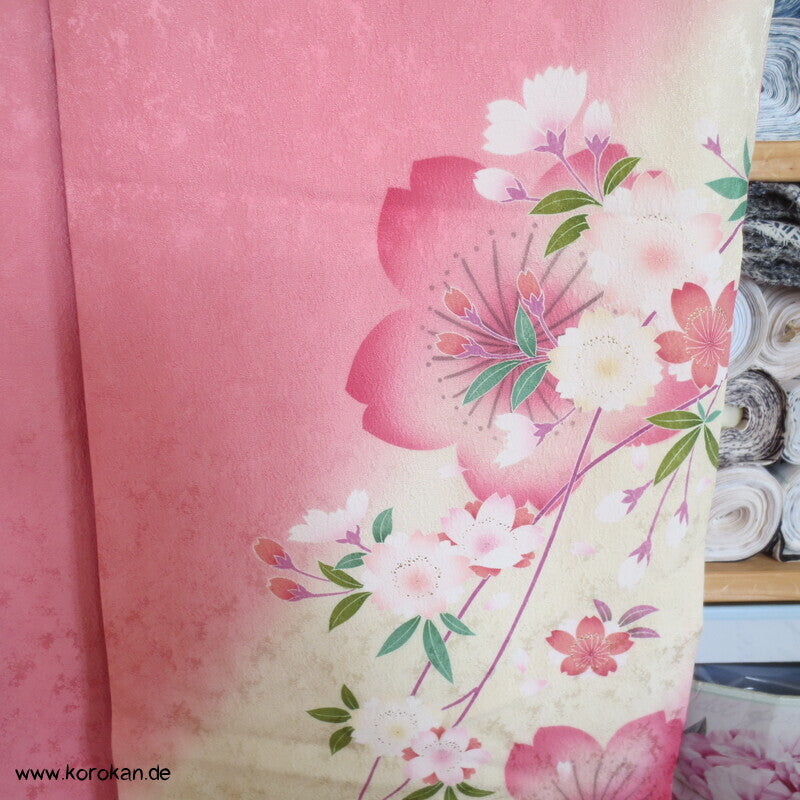Blütenschwung auf rosa Damast Seide Furisode Kimono