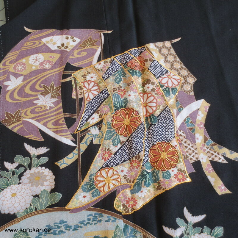 Im Wind hängender Kimono Tomesode