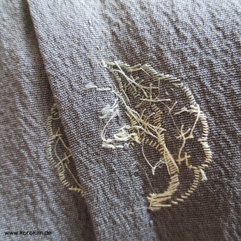 zarteste Gold und Silber Kugeln auf grau Sha Seiden Hitoe Kimono