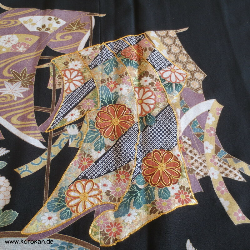 Im Wind hängender Kimono Tomesode