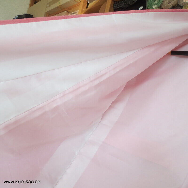 Blütenschwung auf rosa Damast Seide Furisode Kimono
