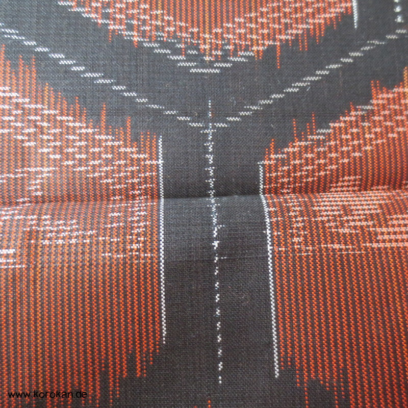 Kikko Kasuri Tsumugi Kimono Seide, dicht gewebt