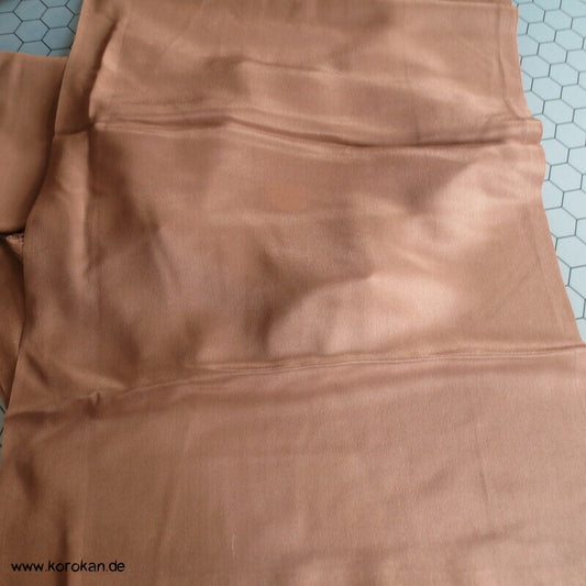 blassbraunes Hakkake Crepe de Chine Seide, Araihari
