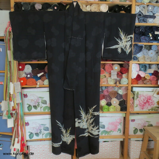 Bambusmuster Homongi Kimono, schwarzgrundig, abstrakter Rinzu Damast