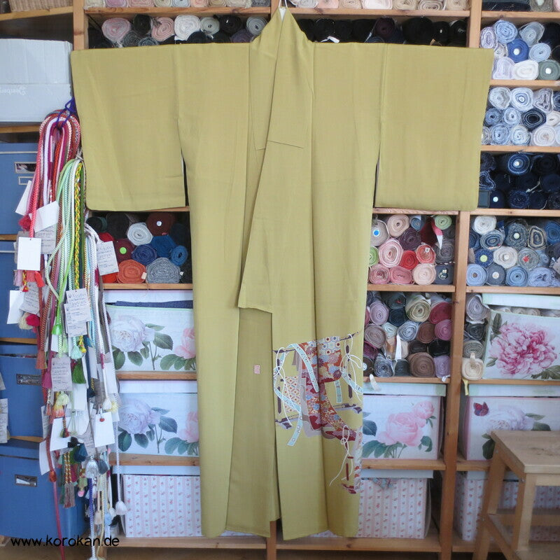 Kicho Kimonohänger auf curry Iro Tomesode Kimono