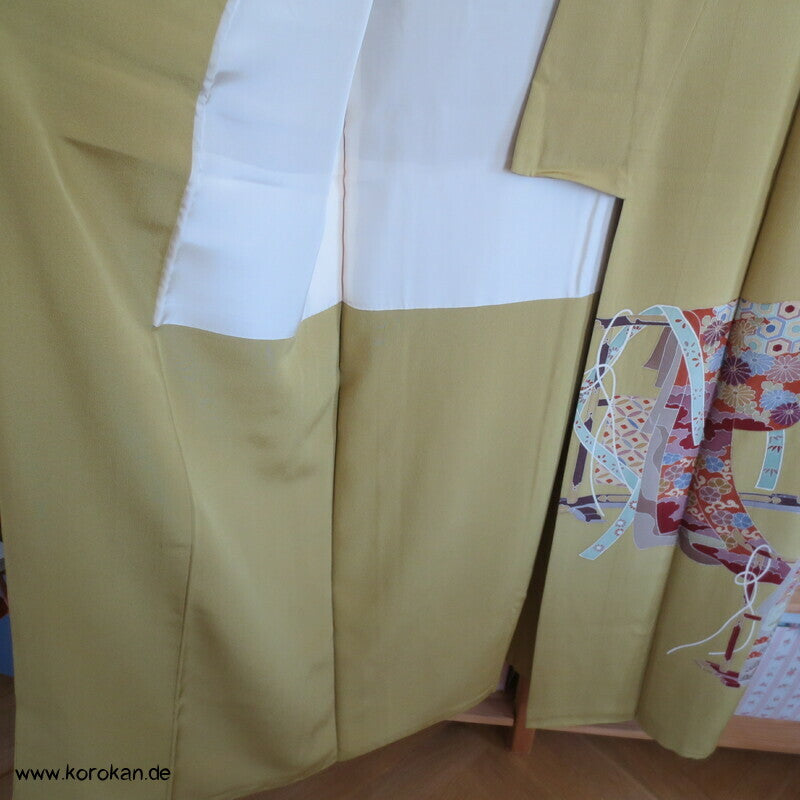 Kicho Kimonohänger auf curry Iro Tomesode Kimono