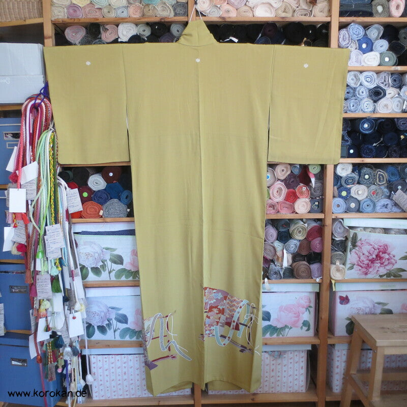 Kicho Kimonohänger auf curry Iro Tomesode Kimono
