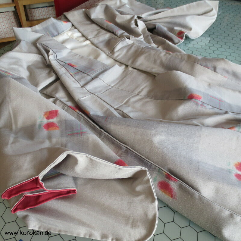abstrakte Blüten Kasuri Tsumugi Seiden japanischer Alltags Kimono
