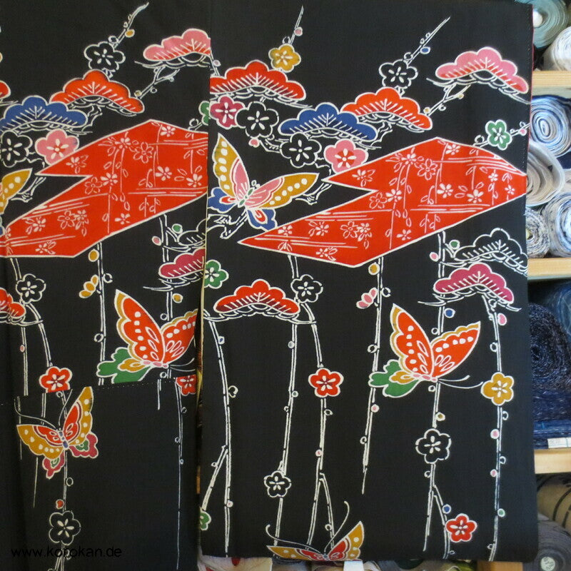 bunte Muster auf schwarzer Seide Homongi Kimono