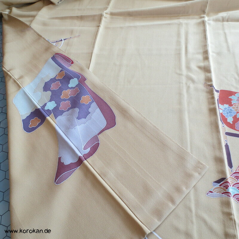 Kicho Kimonohänger auf curry Iro Tomesode Kimono