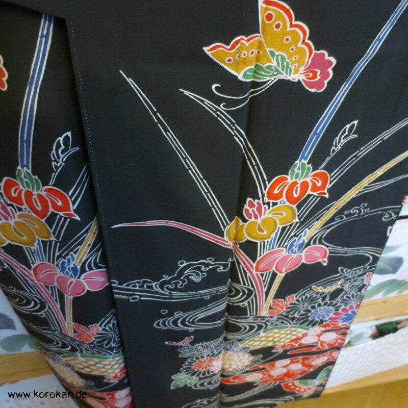bunte Muster auf schwarzer Seide Homongi Kimono