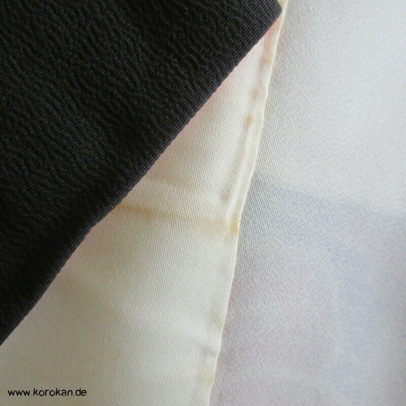 bunte Muster auf schwarzer Seide Homongi Kimono