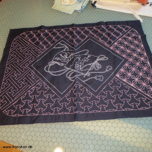 Sachiko Mitteldecke , Tischdecke mit japanischen Mustern, Handarbeit