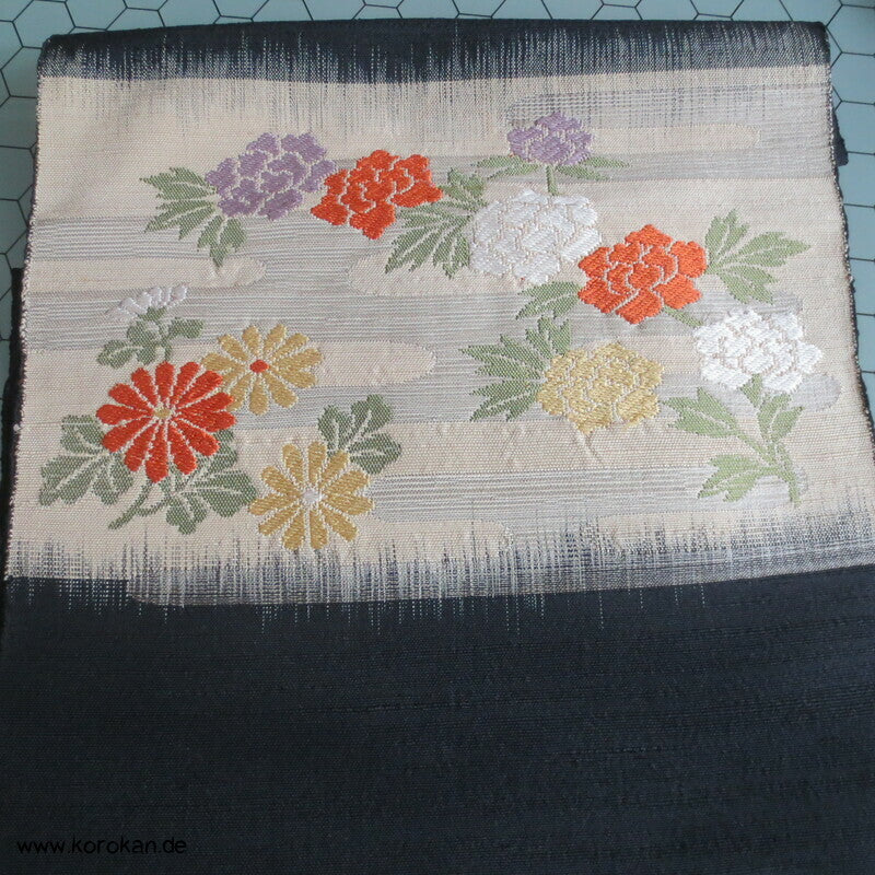 Blumenband Nagoya Obi - schwarze Tsumugi Seide