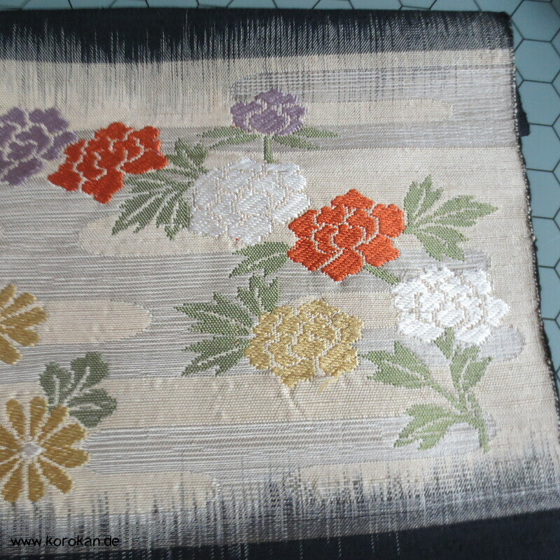 Blumenband Nagoya Obi - schwarze Tsumugi Seide