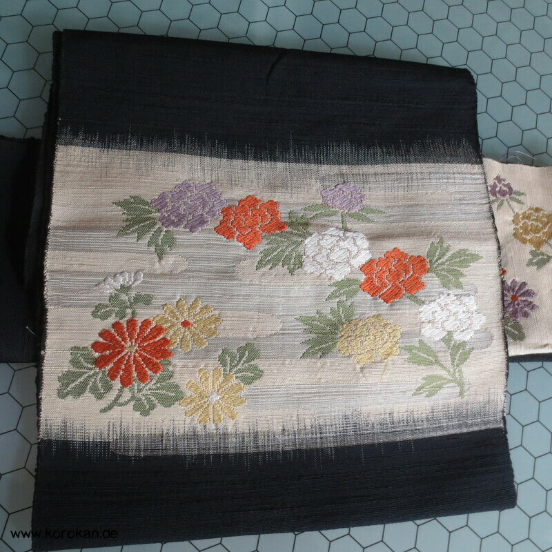 Blumenband Nagoya Obi - schwarze Tsumugi Seide