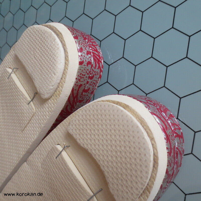 japanische Zori Zehensteg Sandalen Kiku Seidenbrokat, Gr. 40 / 42