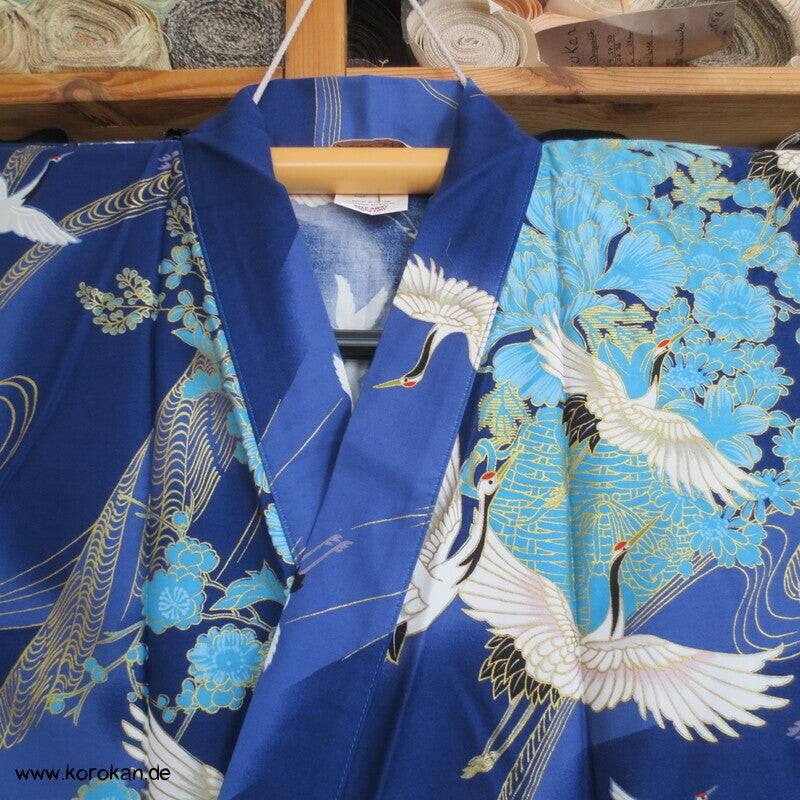 Moderner Japan Kimono Yukata mit Kranichen - Morgenmantel mit Gürtel