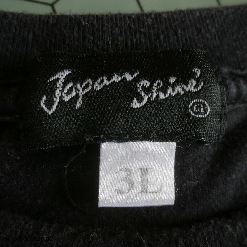 Japan T Shirt mit goldenen Kanji auf schwarz