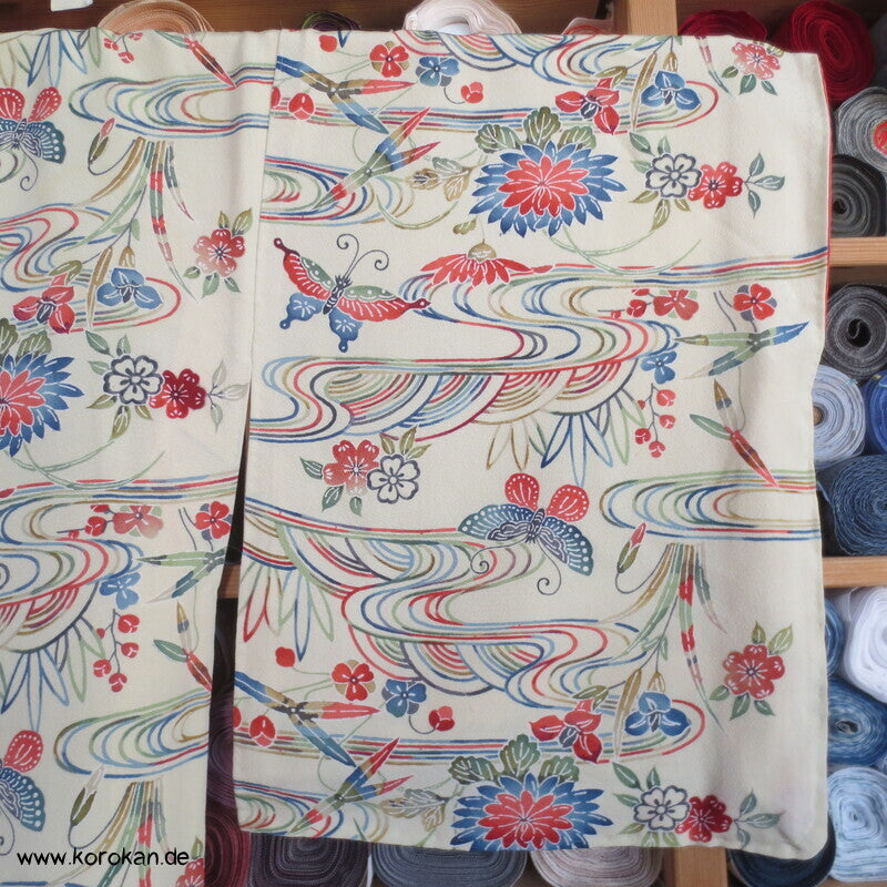Bingata Druck Wellen, Iris, Blüten, Schmetterlinge Seidencrepe Komon Kimono
