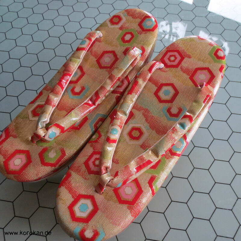 japanische Zori Zehensteg Sandalen Kikko Seidenbrokat, Gr. 37/38