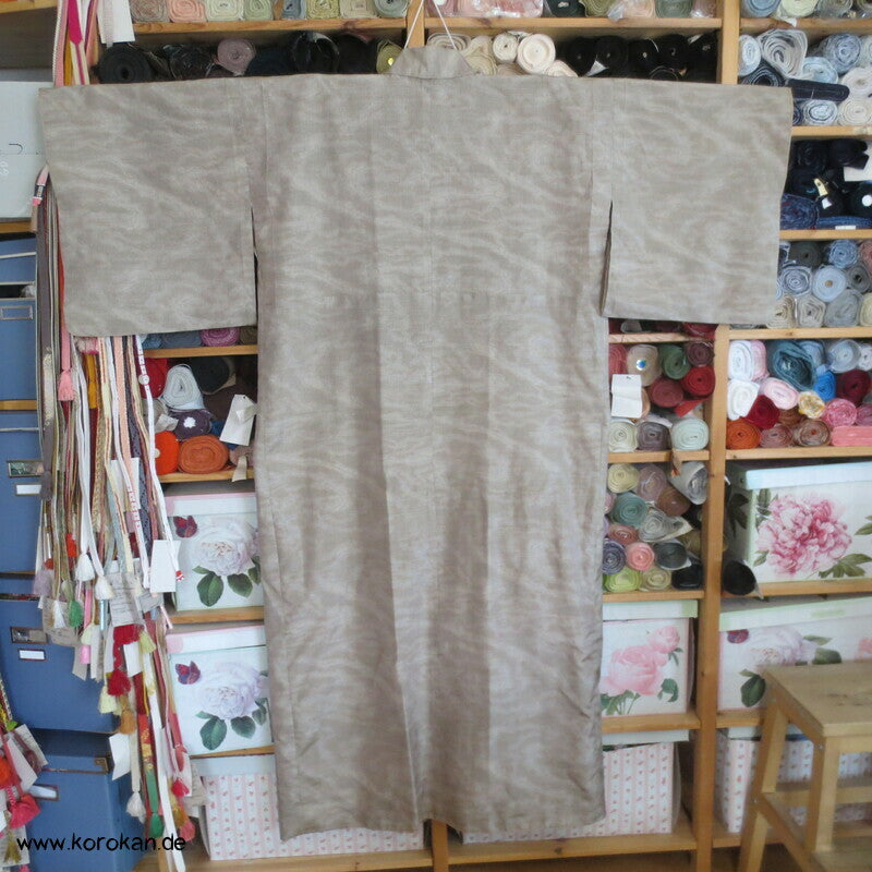 XXL Tsumugi Kasuri japanischer Seiden Kimono, annual growth Muster