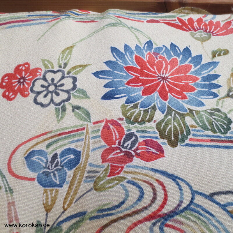 Bingata Druck Wellen, Iris, Blüten, Schmetterlinge Seidencrepe Komon Kimono