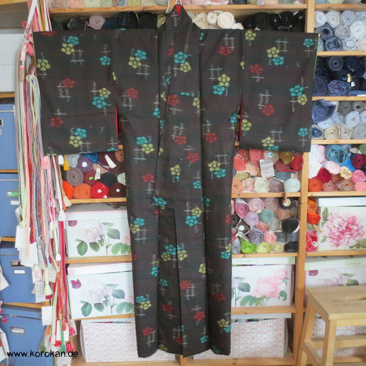 Art deco bunte Blumen auf dunklem Grund Meisen Seiden Kimono