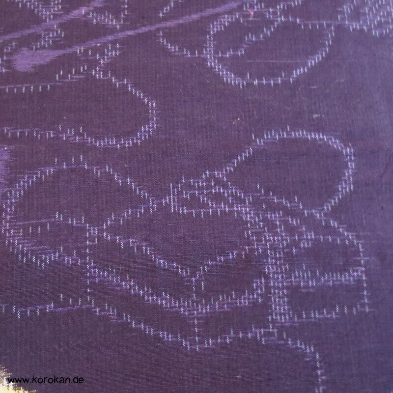 Bento Box Kasuri auf lila Tsumugi Kimono Seide