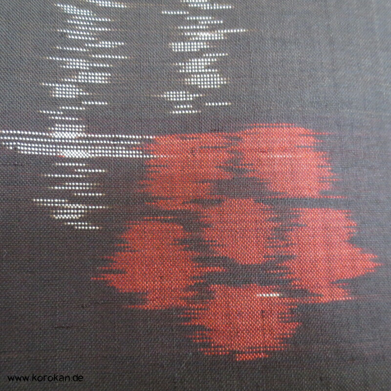Art deco bunte Blumen auf dunklem Grund Meisen Seiden Kimono
