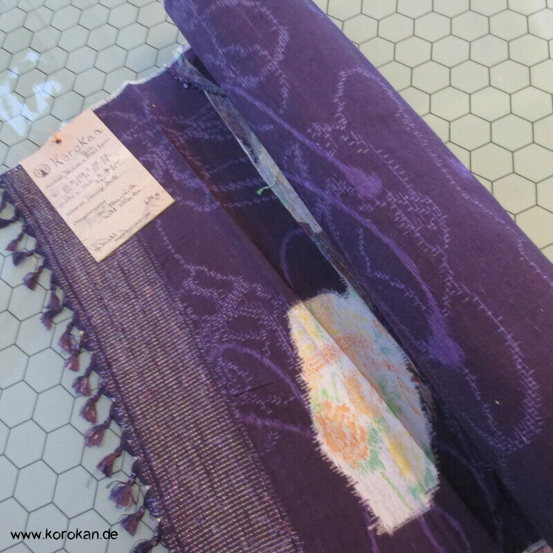 Bento Box Kasuri auf lila Tsumugi Kimono Seide