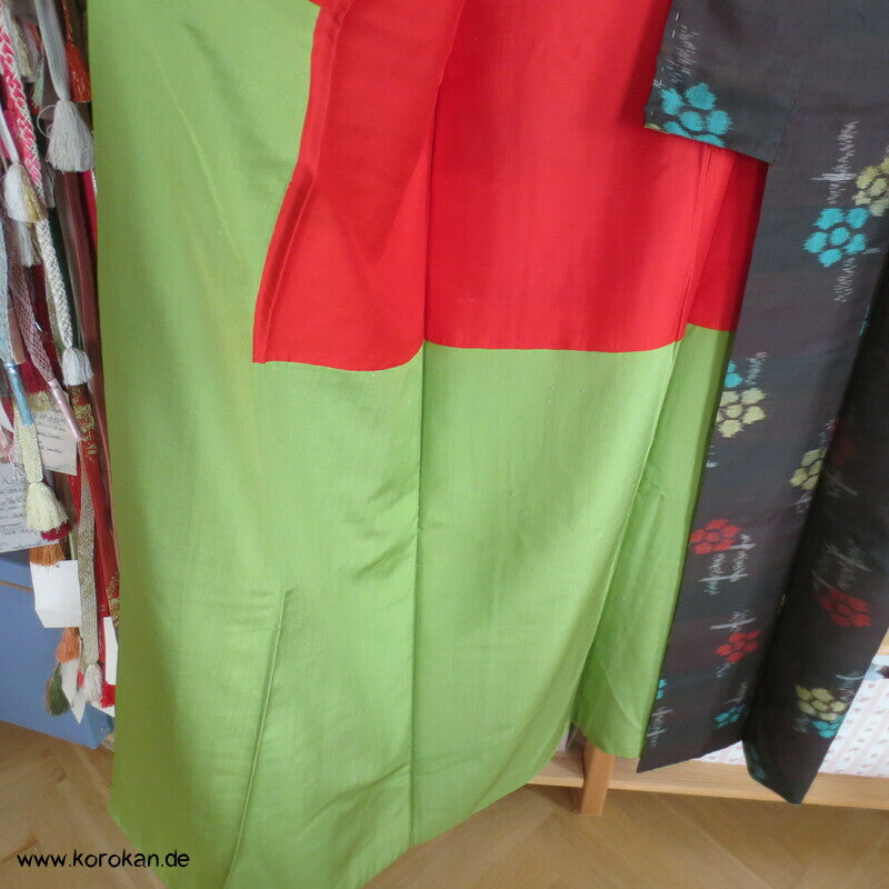 Art deco bunte Blumen auf dunklem Grund Meisen Seiden Kimono