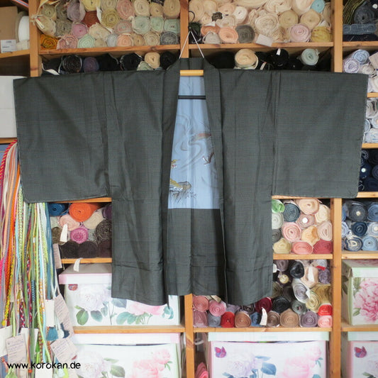 Tsumugi Seiden Haori, schwarz beige mit Tiger und Drachenfutter
