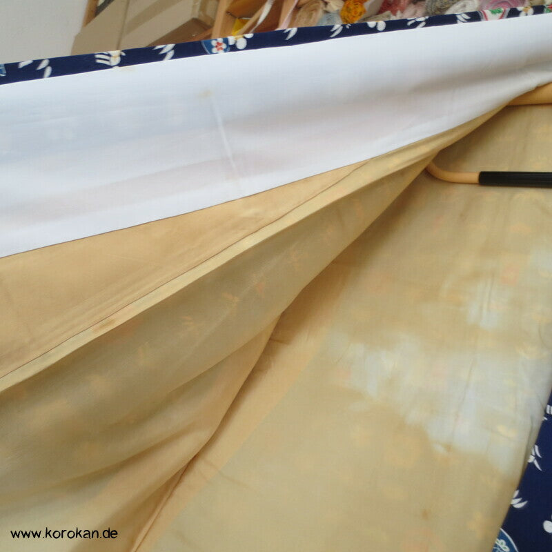 Schätze / Symbole auf blau Komon Kimono Seidencrepe