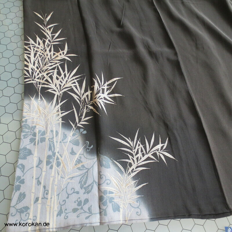 symmetrisches Bambusmuster antiker Seidencrepe Tomesode Kimono