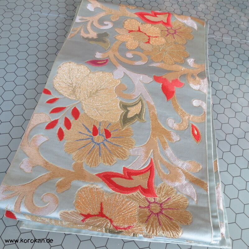 Fukuro Obi Kimonogürtel Seidenbrokat Blüten in blassjadeblau