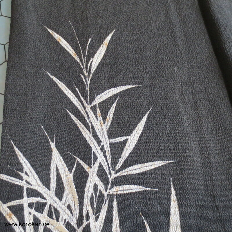 symmetrisches Bambusmuster antiker Seidencrepe Tomesode Kimono