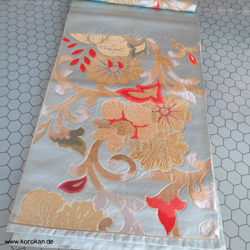 Fukuro Obi Kimonogürtel Seidenbrokat Blüten in blassjadeblau