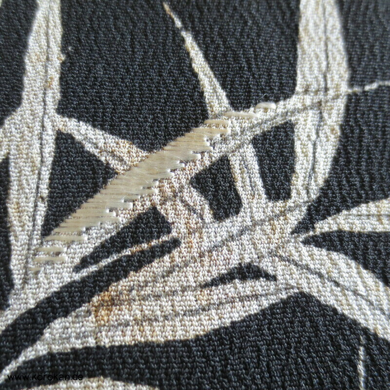 symmetrisches Bambusmuster antiker Seidencrepe Tomesode Kimono