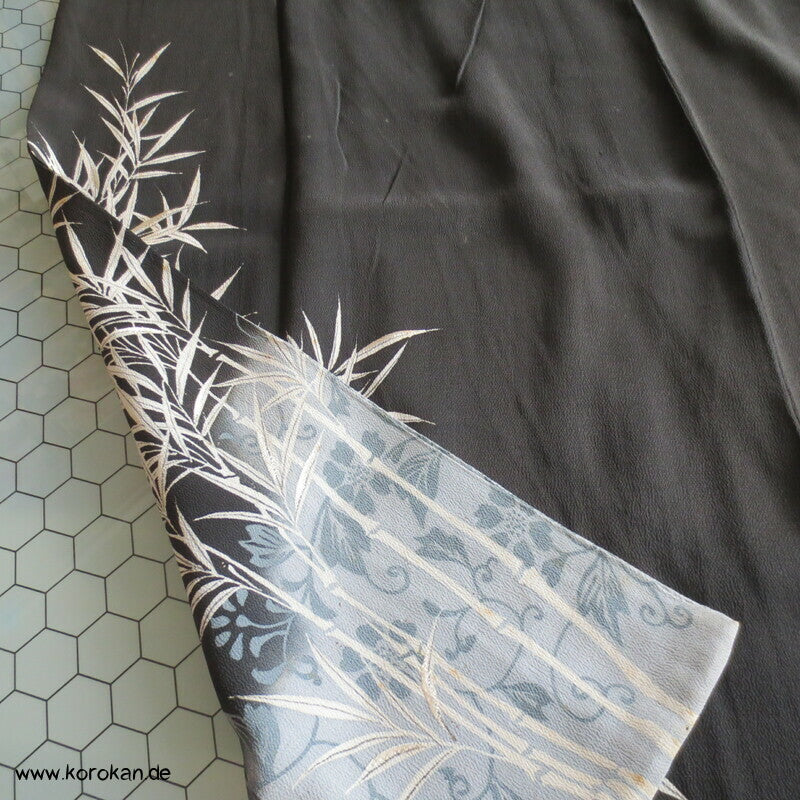 symmetrisches Bambusmuster antiker Seidencrepe Tomesode Kimono