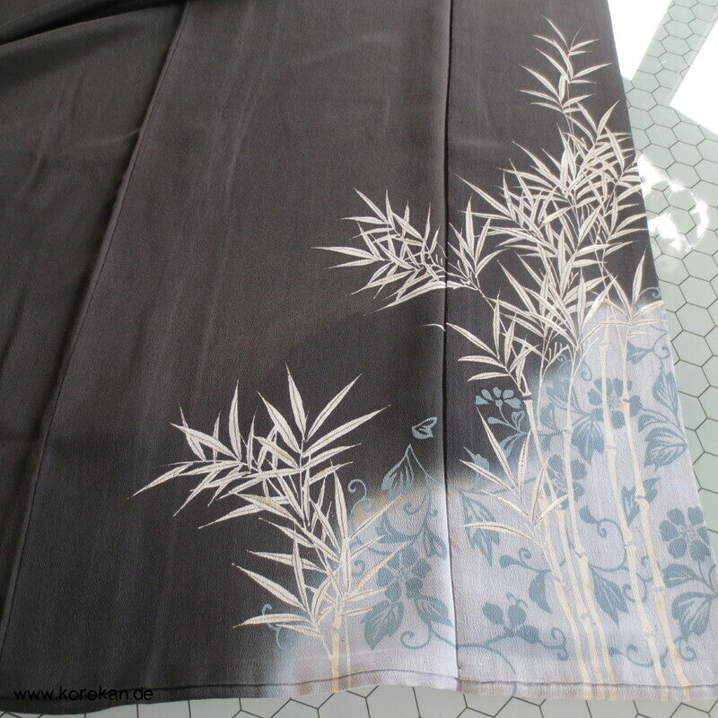 symmetrisches Bambusmuster antiker Seidencrepe Tomesode Kimono