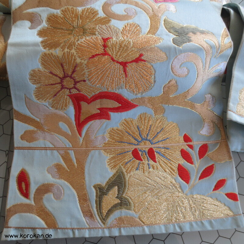 Fukuro Obi Kimonogürtel Seidenbrokat Blüten in blassjadeblau