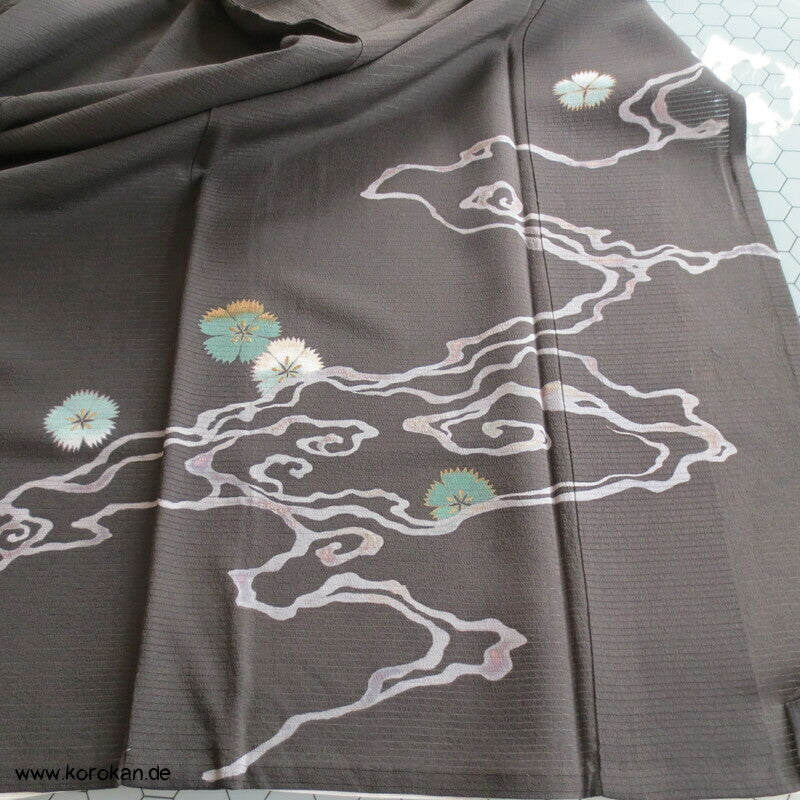 Nadeshiko und Fluß antiker Tomesode Kimono aus Rho Seide gefüttert