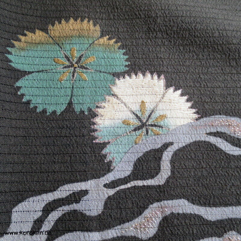 Nadeshiko und Fluß antiker Tomesode Kimono aus Rho Seide gefüttert