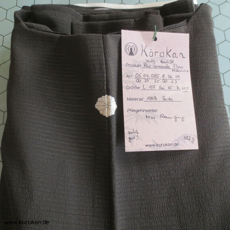 Nadeshiko und Fluß antiker Tomesode Kimono aus Rho Seide gefüttert