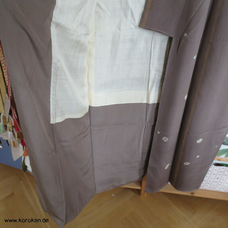 Blüten und goldene Streifen antiker Seidencrepe Komon Kimono