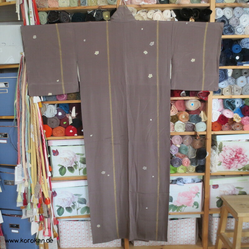Blüten und goldene Streifen antiker Seidencrepe Komon Kimono