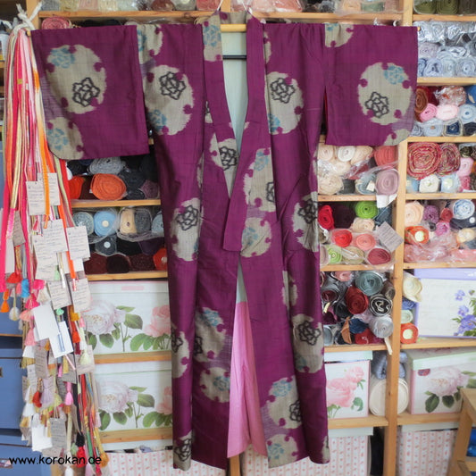 pflaume mit silbernem Spiegel Meisen Komon Kimono
